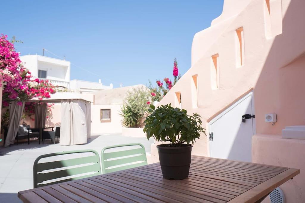 Vila Santorini Oasis- Cave House Fira  Exteriér fotografie
